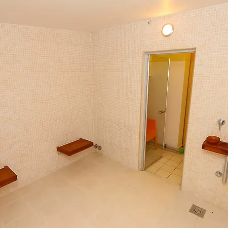 Indijan Hotel