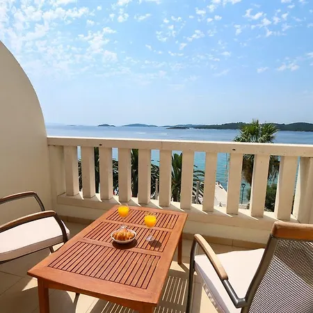 Indijan Hotell Orebić